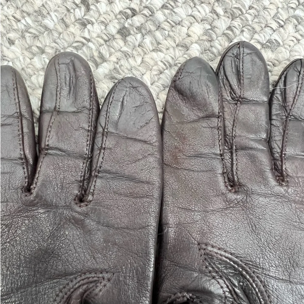 Vintage leather gloves